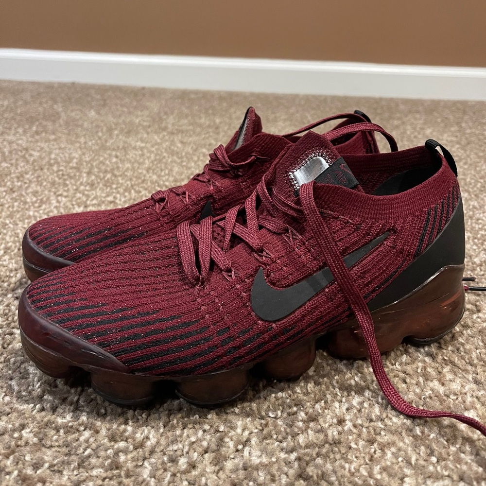 Burgundy and Black Nike ΛIRMΛX Women’s Shoe